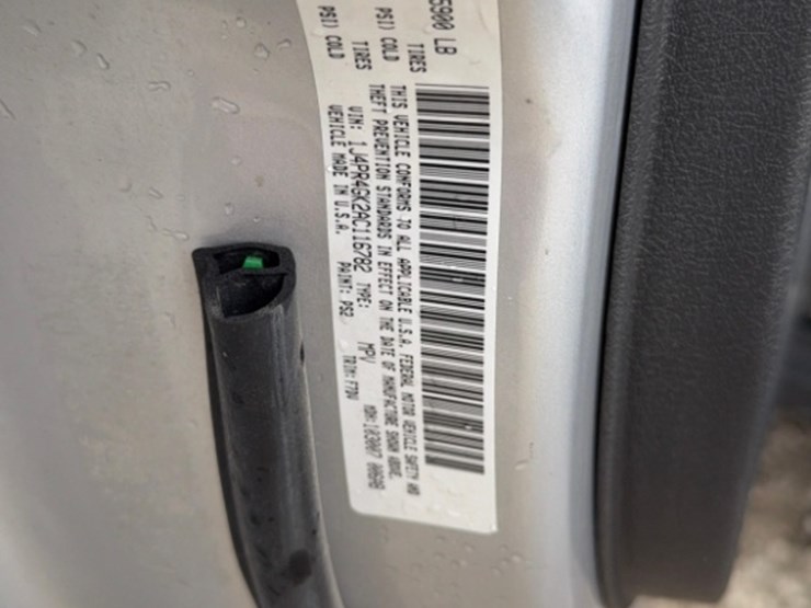 2010-jeep-grand-cherokee-image-25