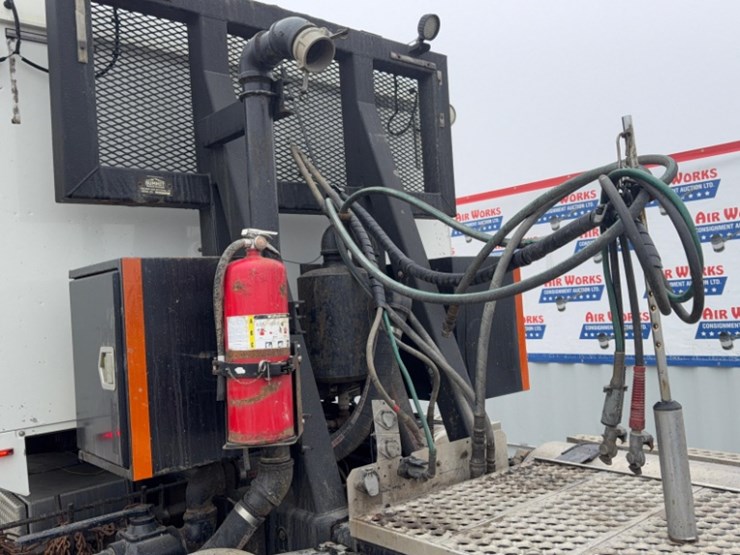 2015-western-star-4900sb-image-14