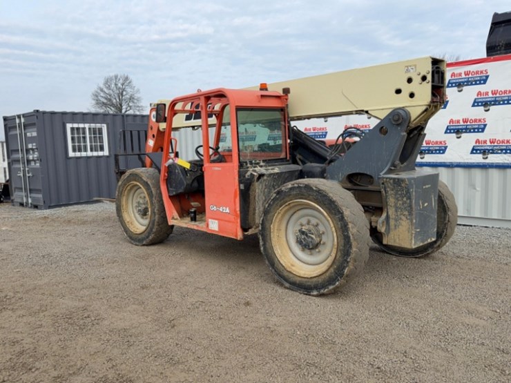 2012-jlg-g6-42a-image-3