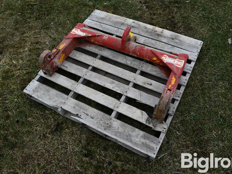 huskee-3-pt-quick-hitch-image-1