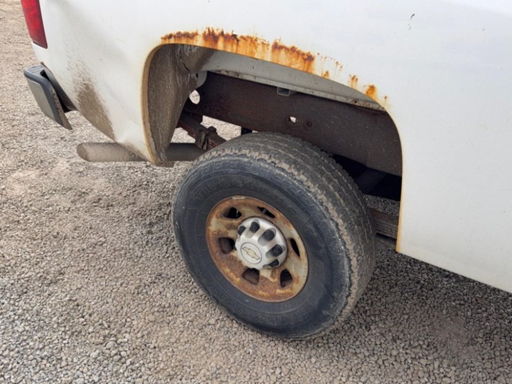 2008-chevrolet-3500hd-image-4