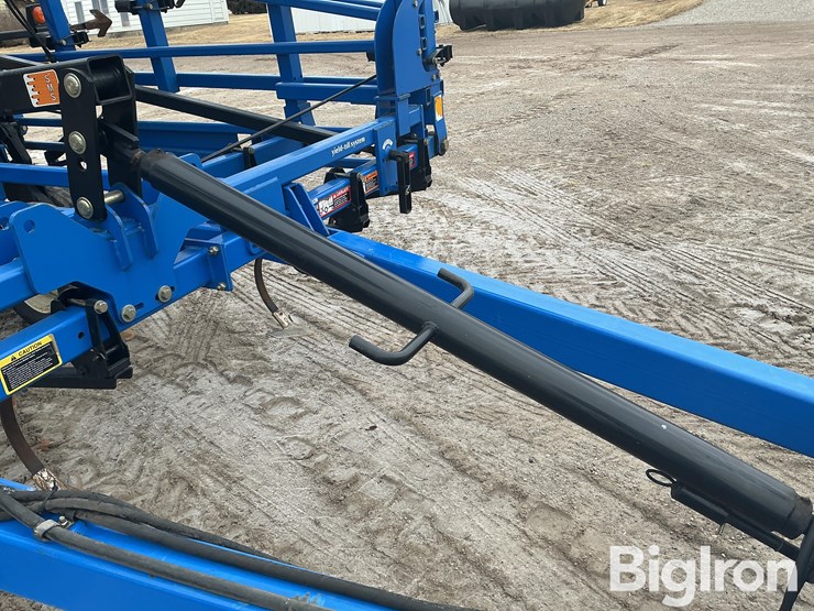 new-holland-st250-image-14