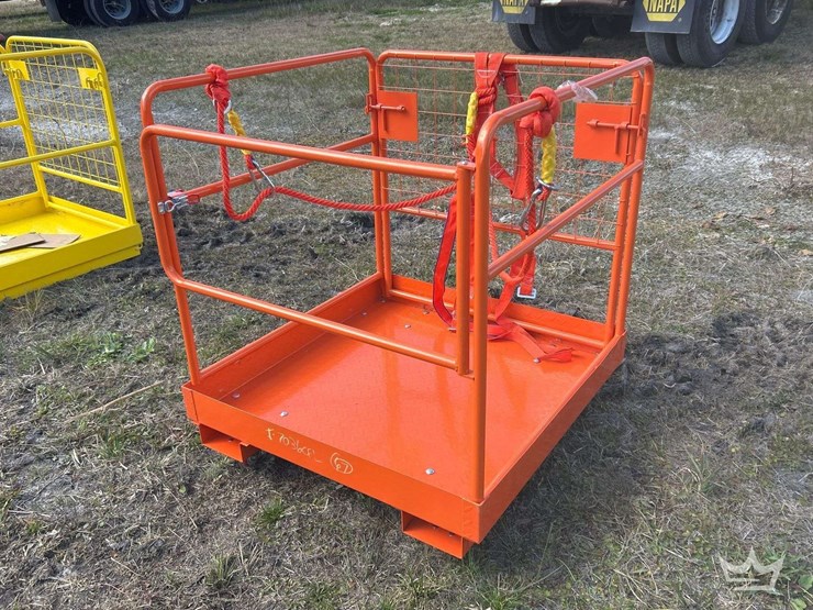 safety-basket-forklift-attachment-image-1