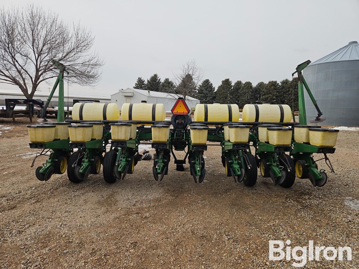 john-deere-7200-image-6