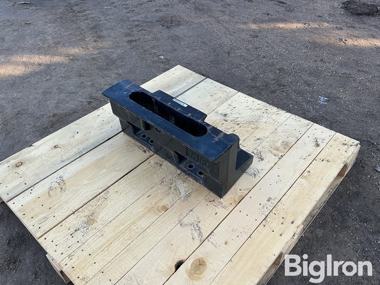 case-ih-weight-bracket-image-1