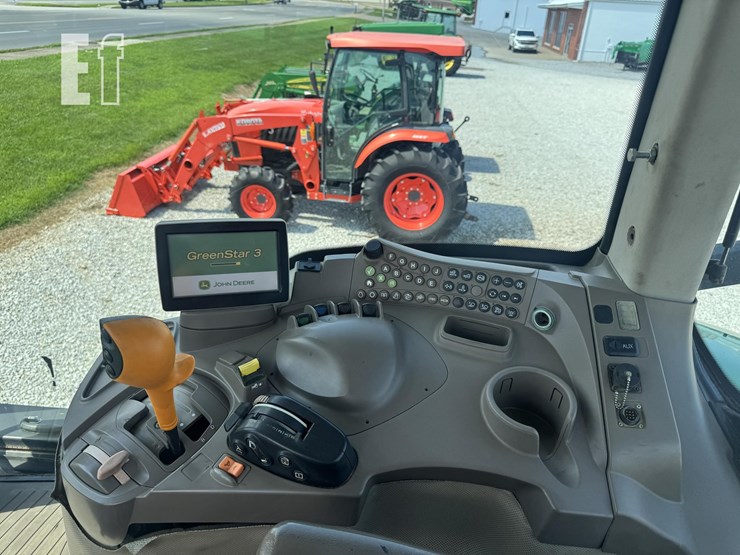 2012-john-deere-7215r-image-16