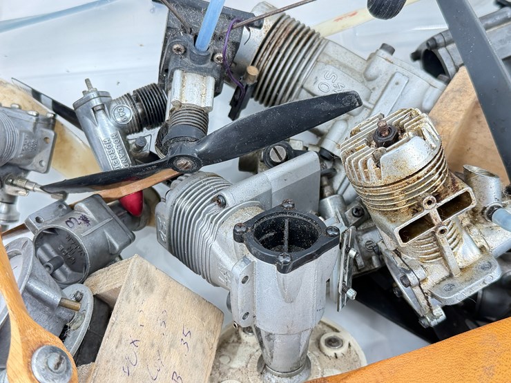 #1069-•-box-of-rc-airplane-engines-image-13