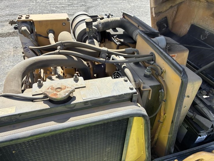 2016-caterpillar-cb-214d-image-20