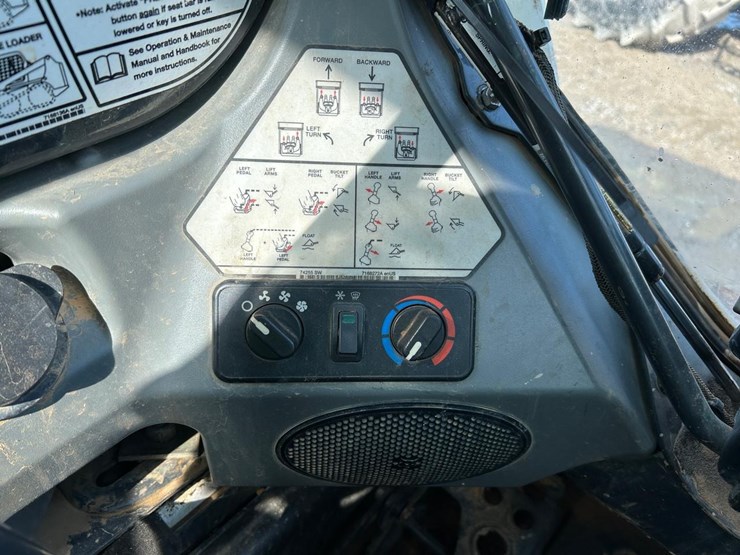 2019-bobcat-t595-image-24