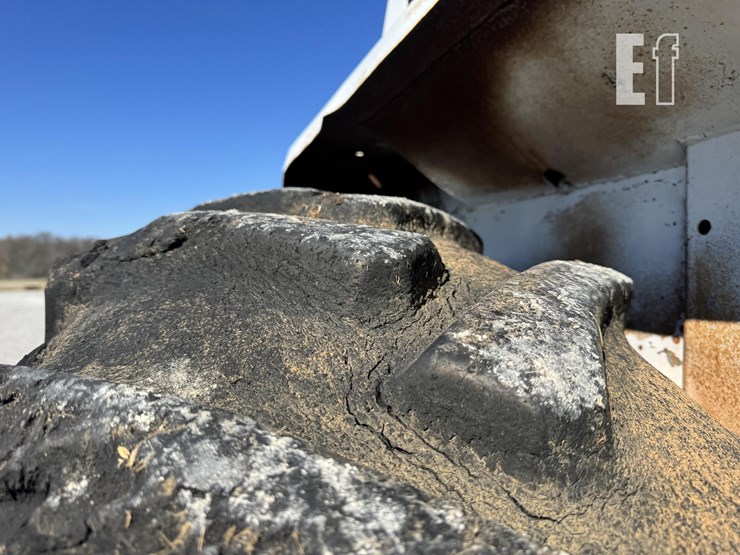 j-i-case-1370-image-6