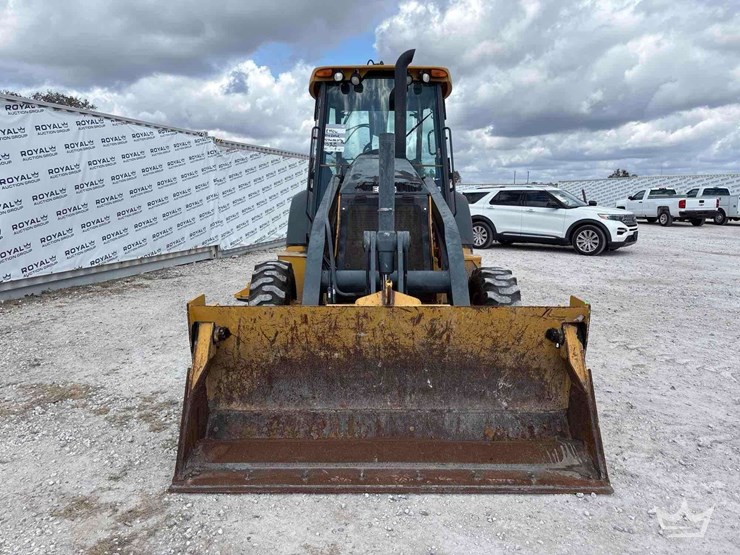 2014-deere-310sk-image-38