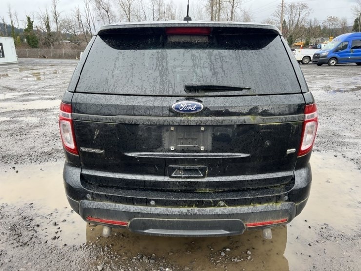 2015-ford-explorer-image-5