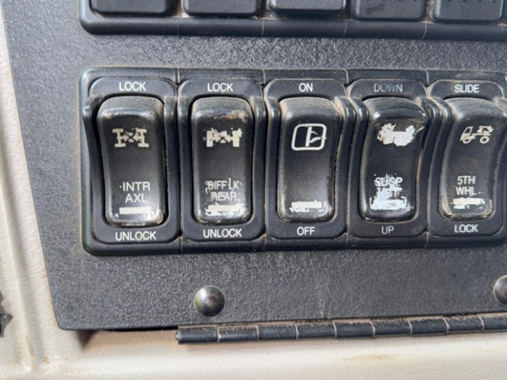 2015-western-star-4900sb-image-24