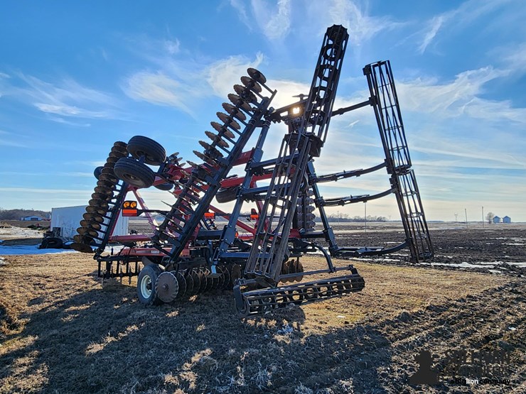 2013-case-ih-330-image-7