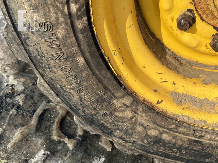 new-holland-lx885-image-18