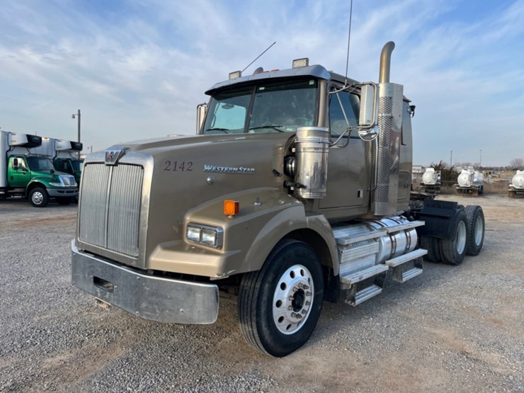 2013-western-star-4900-image-1