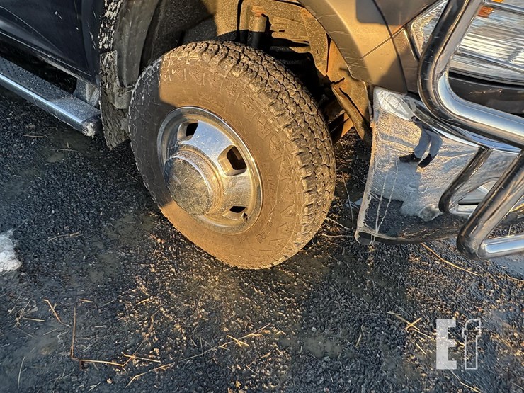 2017-dodge-ram-3500hd-image-4