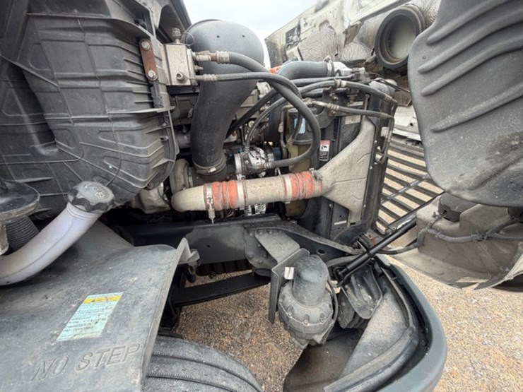 #226-•-2018-freightliner-cascadia-image-62