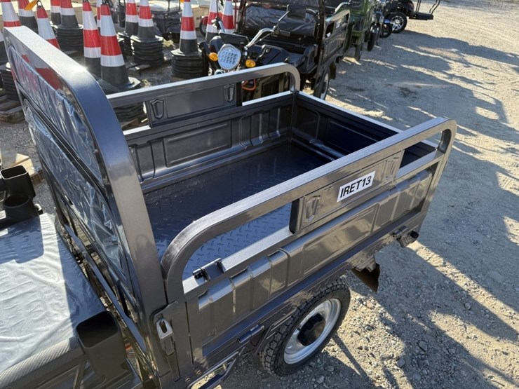 iranch-iret13-3-wheel-dump-cart-2025-image-5