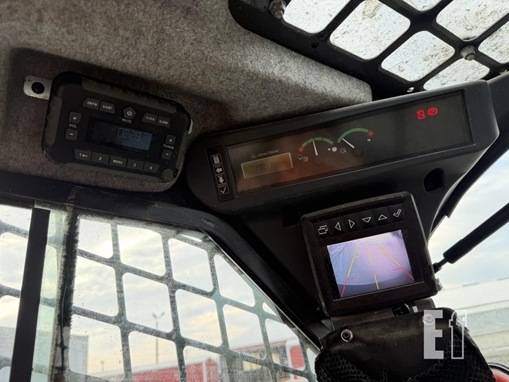 2024-deere-330g-image-15