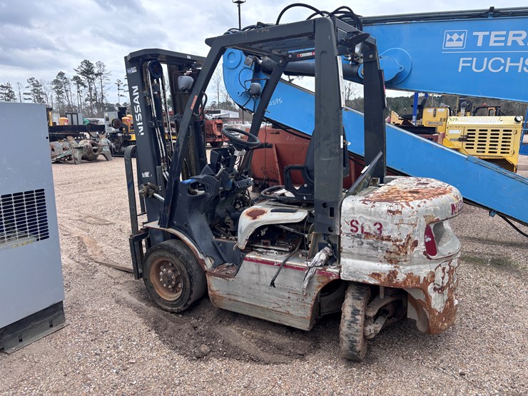 #2580-•-nissan-forklift-|-for-parts/repairs-image-3