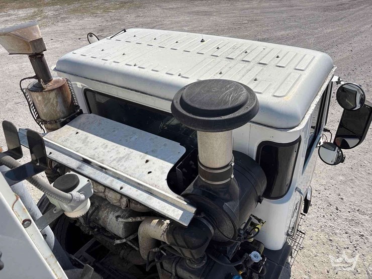 2016-autocar-xpeditor-image-18