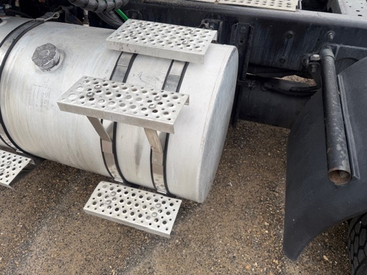 2016-international-prostar-image-17