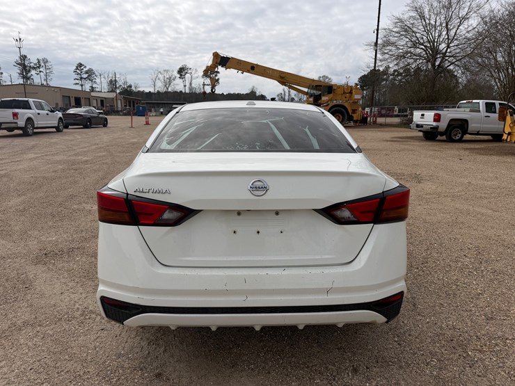 #778-•-2019-nissan-altima-image-3