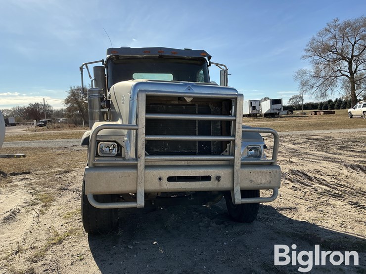 2001-international-2001-image-2