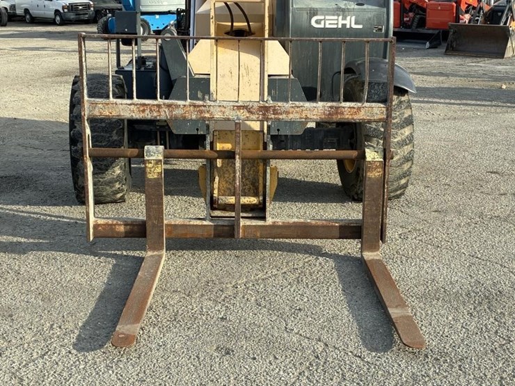 2014-gehl-rs6-34-image-7