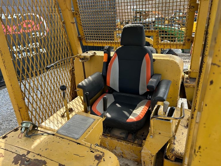 caterpillar-d6c-image-21