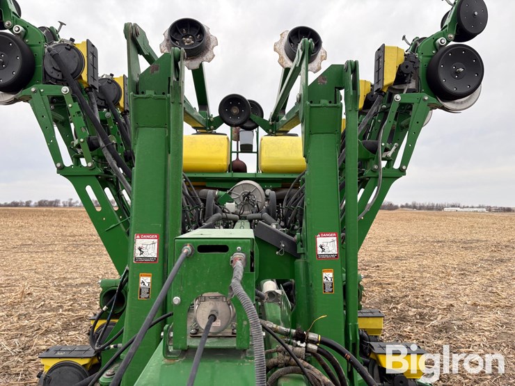 2015-john-deere-1795-image-10