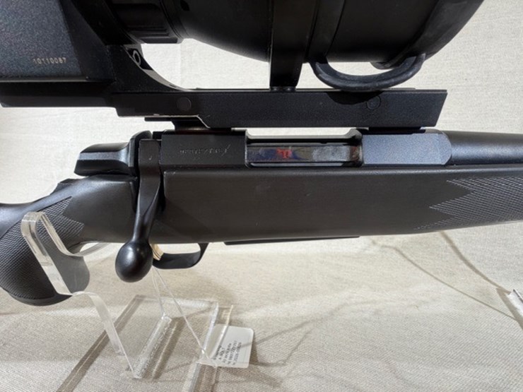 #215-•-browning-a-bolt-rifle-image-39