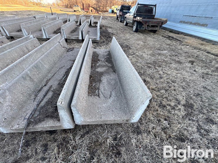 8'-concrete-feed-bunks-image-9
