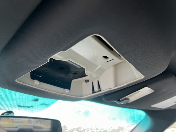 2015-ford-explorer-image-34