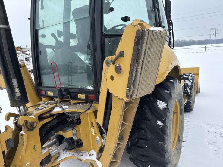 caterpillar-420f-image-21