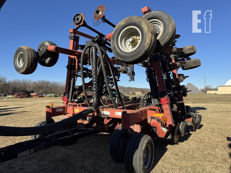 case-ih-2400-image-37