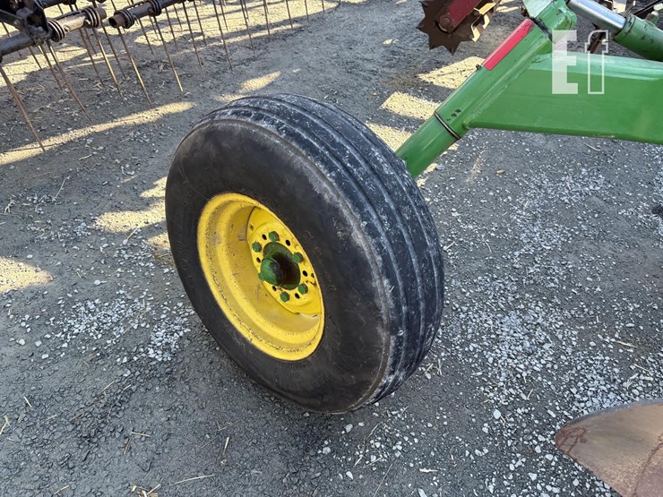 john-deere-2810-image-7