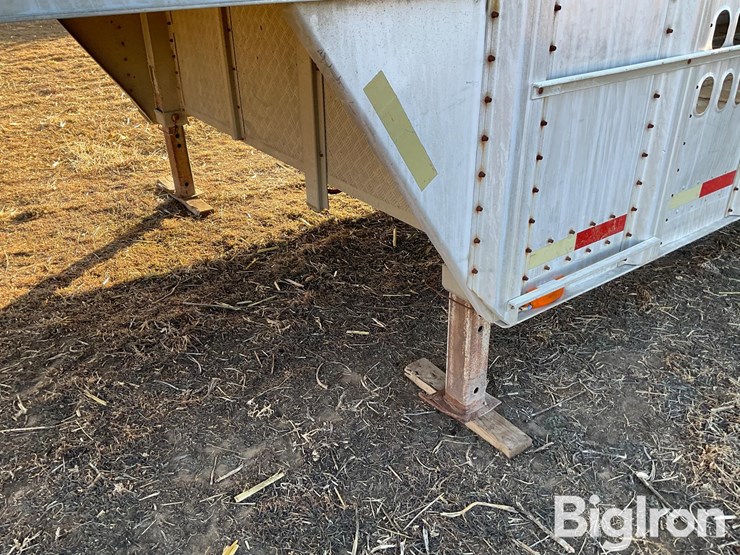 1994-barret-t/a-livestock-trailer-image-13