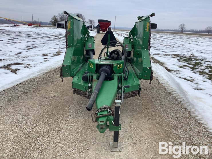 2020-john-deere-e12-image-2