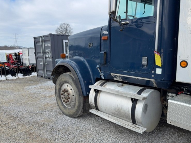 1998-international-9300-image-1