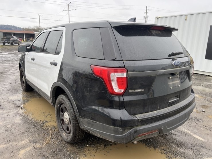 2018-ford-explorer-image-6