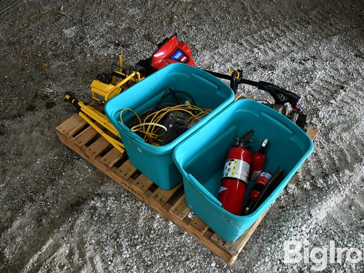 pallet-of-farm-supports-image-3