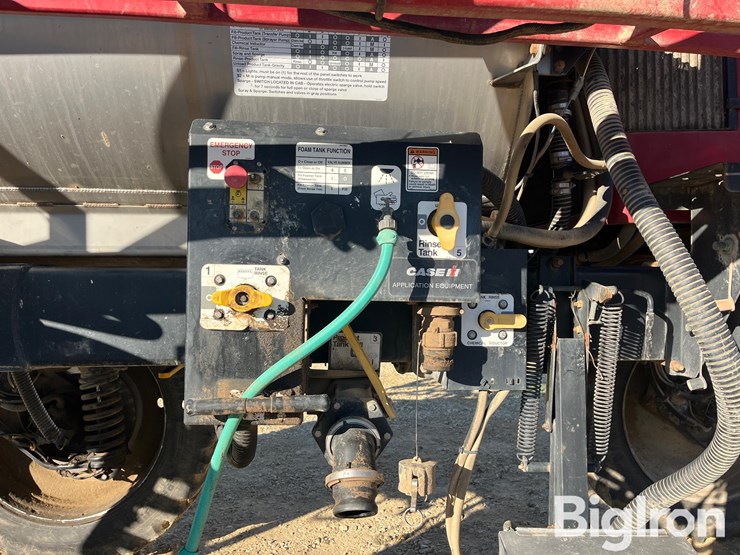 2014-case-ih-patriot-4430-image-16