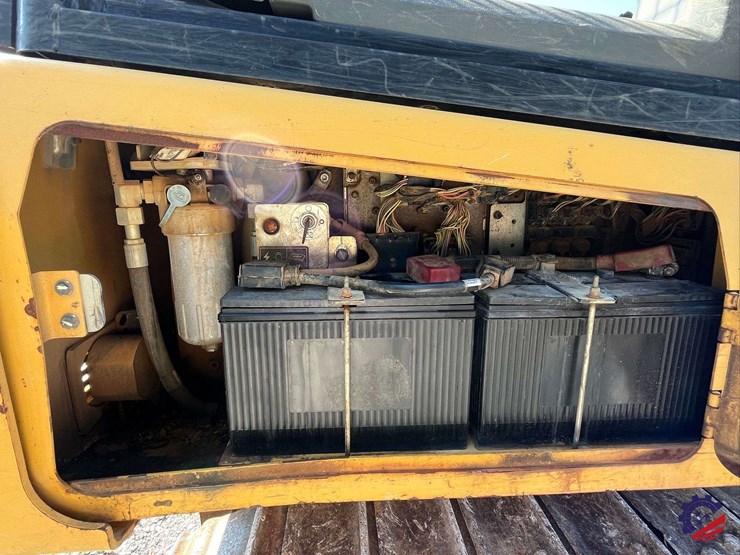 2017-caterpillar-d5k2-xl-image-73