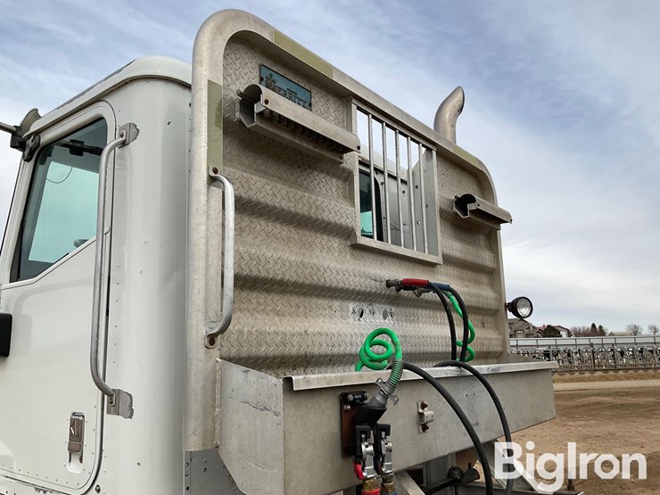 2001-international-2001-image-18