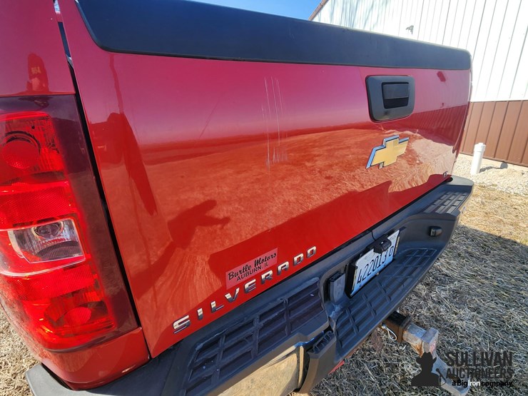 2011-chevrolet-silverado-2500-image-12