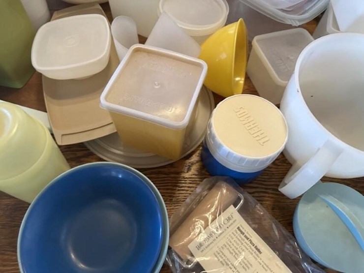 misc.-plastic-tupperware-image-10