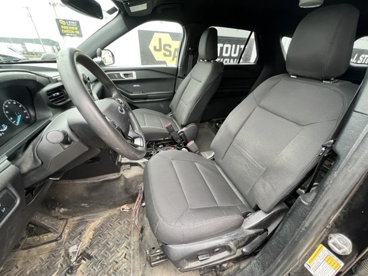 2019-ford-explorer-image-25