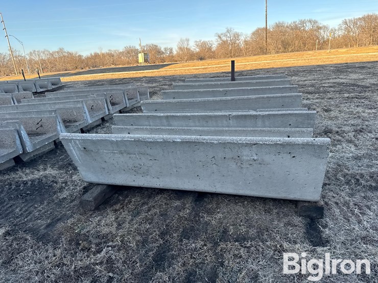 8'-concrete-feed-bunks-image-6